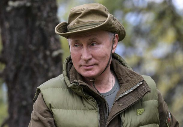    Путин с ЧРД в сибирската тайга