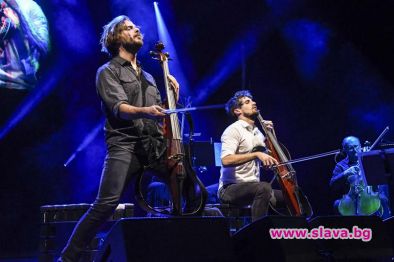 2Cellos потопиха Титаник пред 10 000