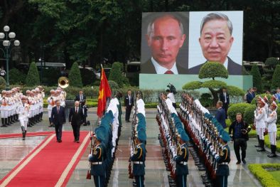 НАТО навлиза в Азия: Путин 