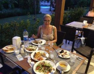 Кои са антиейдж храните и защо да ядем през 4,5 часа, каква е идеалната порция?