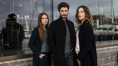 Непримирим полицай се оказва в капан между живота и смъртта в премиерния сериал Между два свята
